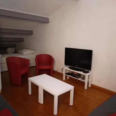 Les Girelles - T2, 50m2 Avec Vue Sur Canal Appartement *